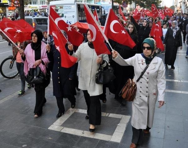 Sivas`ta `Bayrağa Saygı` Yürüyüşü