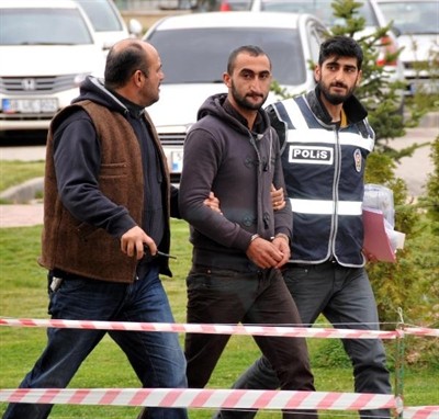 Sivas`ta Oyuncak Silah ile Gasp Yapan Zanlılar Yakalandı