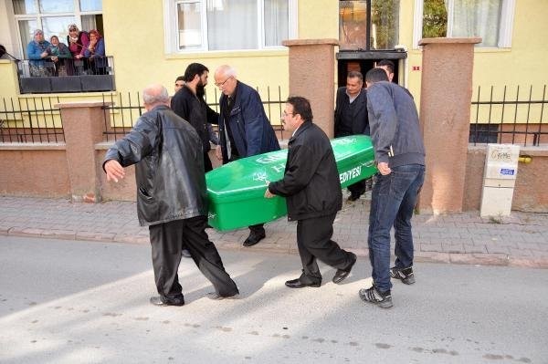 Yalnız Yaşadığı Evde Ölü Bulundu