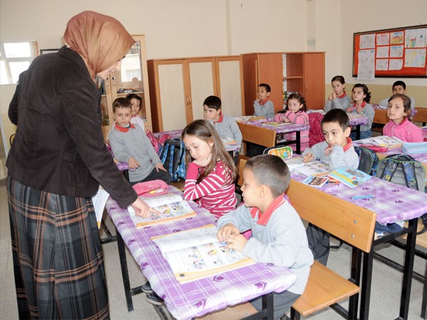 ÖĞRETMENLER GÜNÜNÜZ KUTLU OLSUN