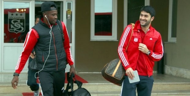 Sivasspor Kafilesi Mersinde