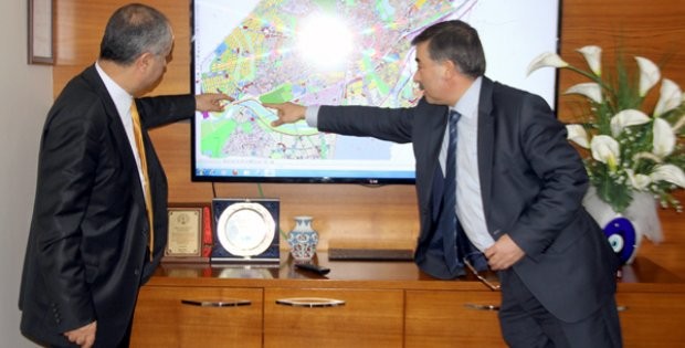 Bakan Sözünü Yerine Getiriyor