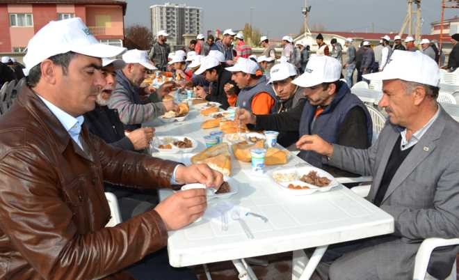 iSKAR ÇALIŞANLARI YEMEKTE BULUŞTU