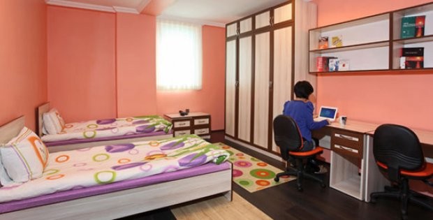 Öğrencilerin Yurt İsyanı