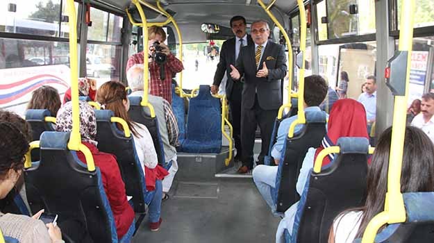 OTOBÜSTE DERT DİNLEDİ