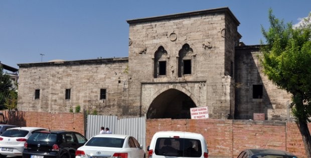 BEHRAM PAŞA HANI MECLİS KARARINI BEKLİYOR