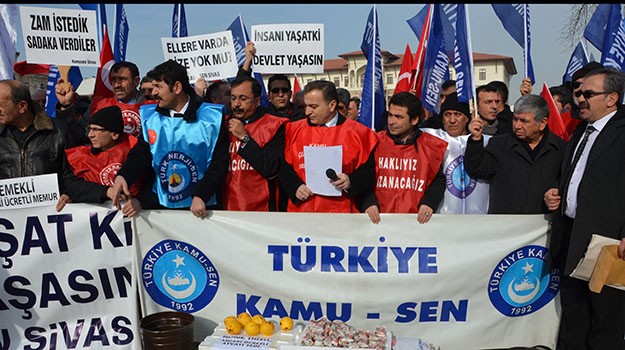 Bordro yakarak zammı protesto ettiler