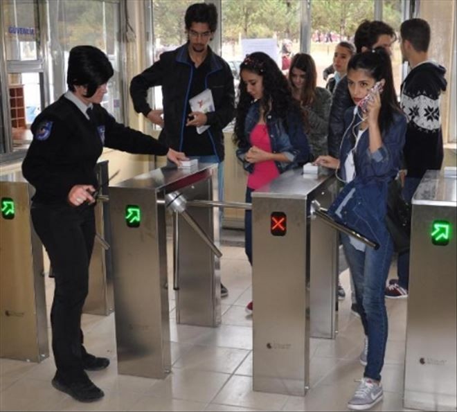 Cumhuriyet Üniversitesi´nde Fakültelere Turnikeli Giriş Sistemi Başladı