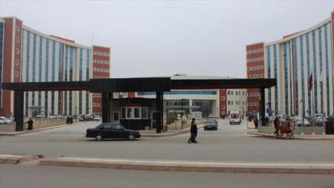 Sivas´ta Hastaneler Birleşince Servislerde Kuyruk Oluştu