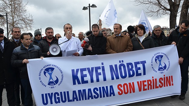 Sağlık çalışanlarından nöbet eylemi