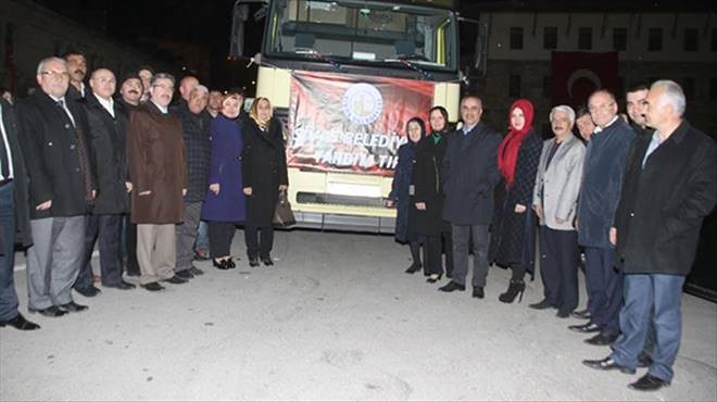 BELEDİYEDEN SURİYE KAMPINA YARDIM