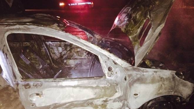 Yanan Otomobilden 13 Kilo Esrar Çıktı,