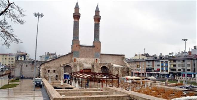 PERGOLALAR KALDIRILIYOR