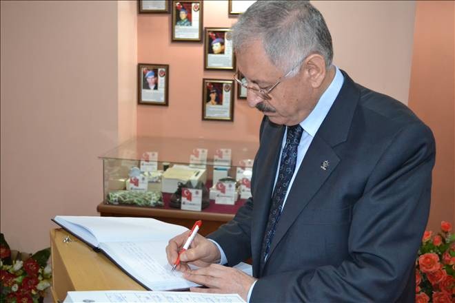Dr. İbrahim COŞKUN, Yeşilay Ödül Törenine katılmak üzere İstanbula gitti.  