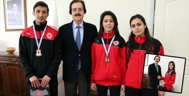 Şampiyonlardan Rektöre Ziyaret