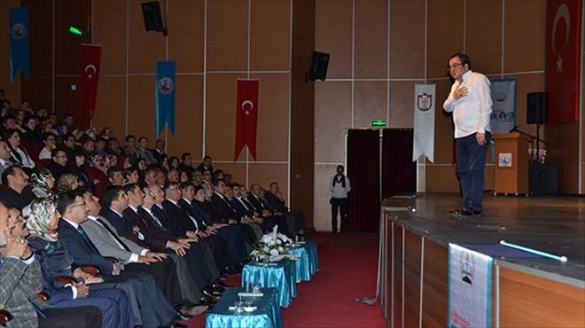 Gençler Akifi anladı