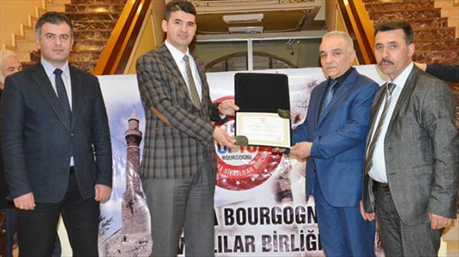 Fransadaki Sivaslılardan özürlülere destek