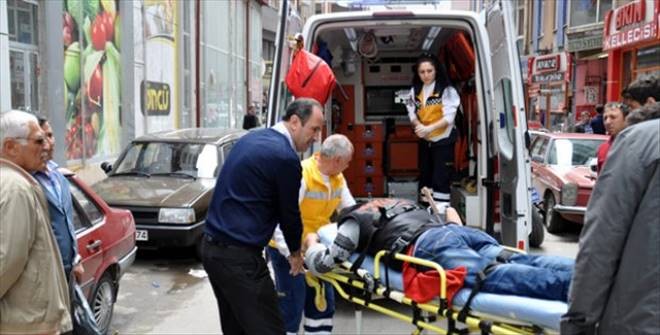 Tartıştığı Arkadaşını Belinden Bıçakladı