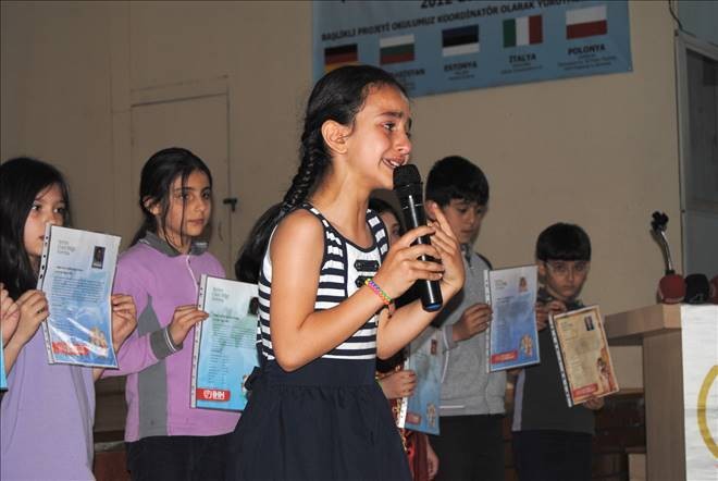 Sivas yetimlerle kucaklaştı