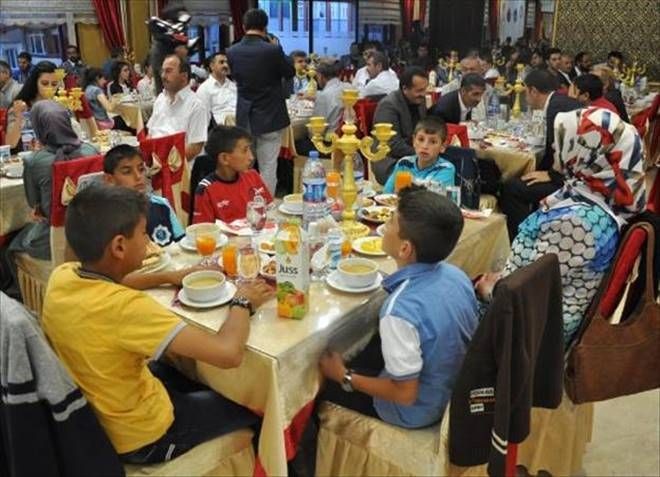 Müftülükten Sevgi Evleri´nde Kalan Çocuklara İftar