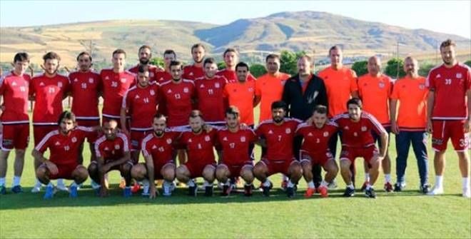 Yiğidolar Hollanda´ya Uçuyor
