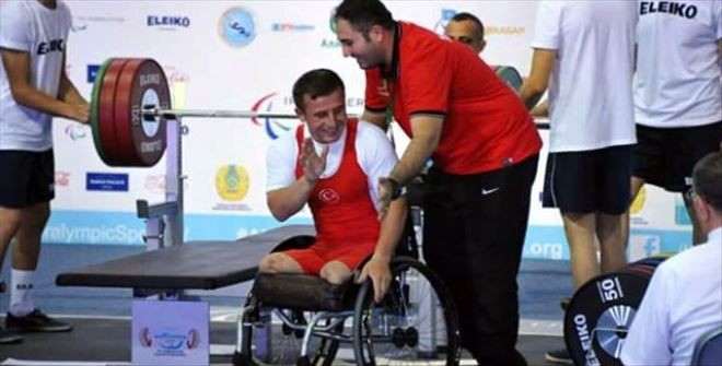 SİVASLI HALTERCİLER REKOR KIRDI