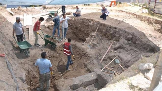 Kongre binasında kalıntı bulundu