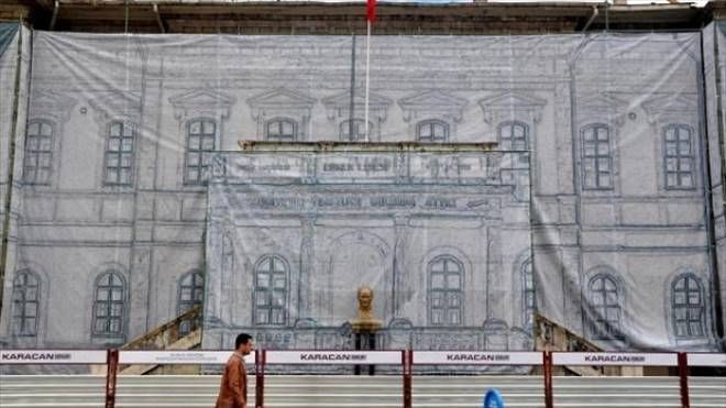 BRANDA KALKIYOR
