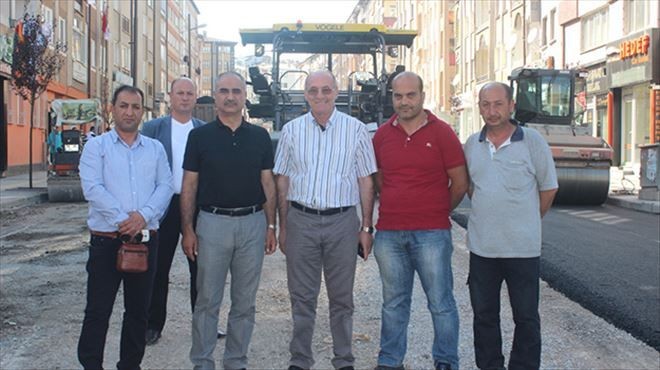 Caddeler yenileniyor
