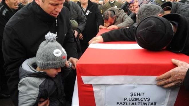 Sur´da Şehit Olan Uzman Çavuş Altuntaş´ın Evinde Yas
