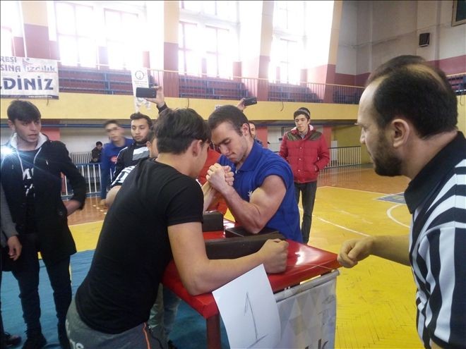 Bilek Gücü Yarışmaları Sona Erdi