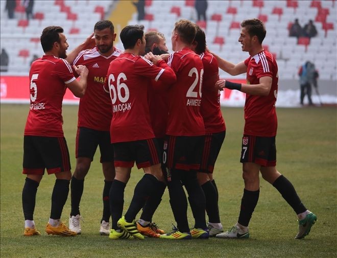 YİĞİDO 4´TE 4 YAPTI