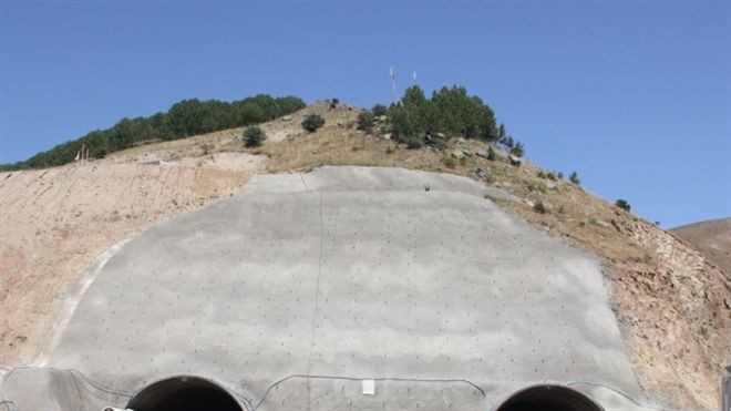 Eğribel Tüneli´nde 4 Bin 800 Metre Kazıldı
