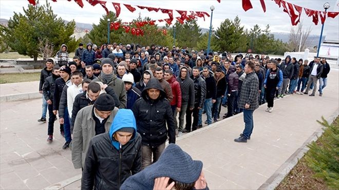 Acemiler şehitlikte