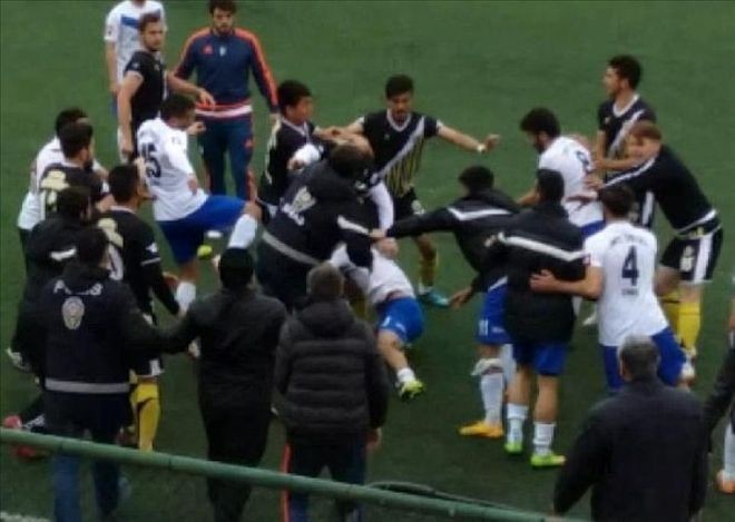 Sivas´ta amatör lig maçında kavga