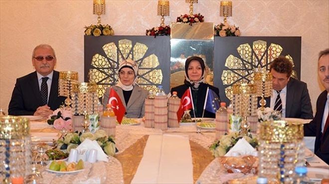 Kızlar okusun diye
