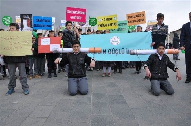 Öğrenciler Sigaraya Karşı Yürüdü
