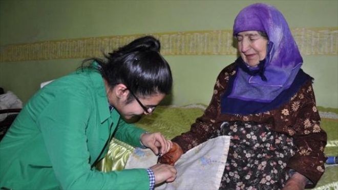Liselilerden Fatma Nineye Özel İlgi