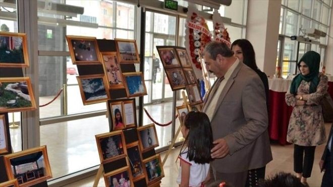 Anaokulu Öğrencileri Kendi Dünyalarını Fotoğraflara Yansıttı