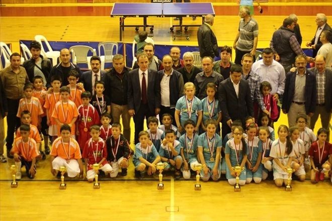 Masatenisinde Kupalar Sahiplerini Buldu
