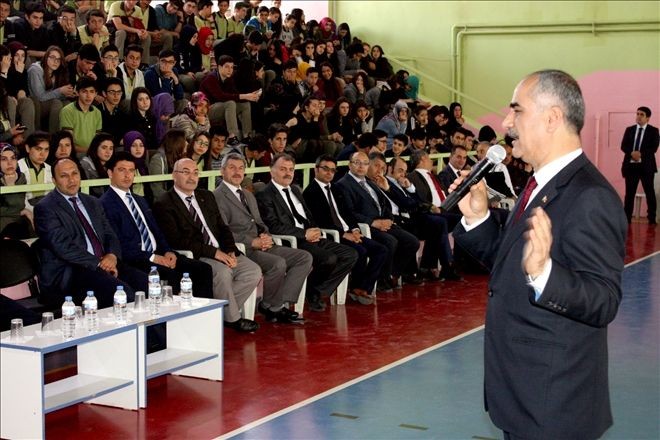 BAŞKAN SAMİ AYDIN ÖĞRENCİLERLE BULUŞTU
