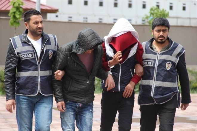 Sivas´ta Telefon Kapkaççıları Yakalandı
