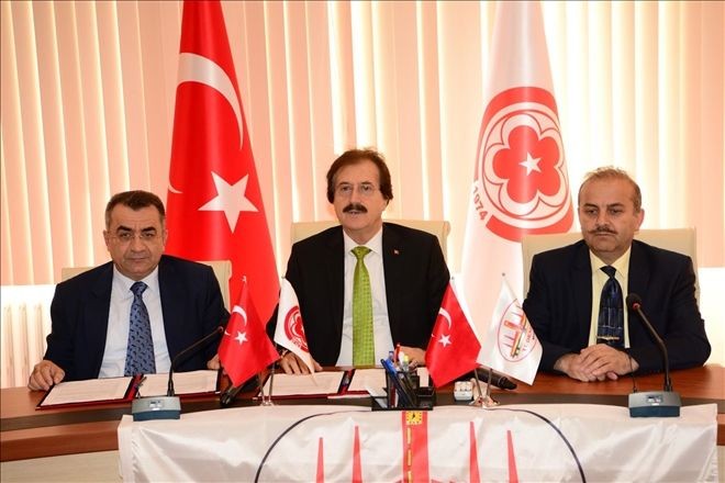 ÜNİVERSİTEDE TEORİK TÜDEMSAŞ´DA PRATİK