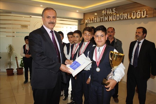 Şampiyon Öğrencilerden Altınsoy´a Ziyaret