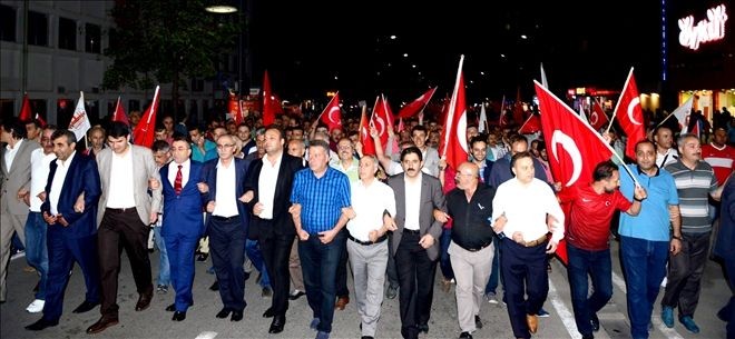 5 BİN DEMİRYOLCU ?DEMOKRASİ? İÇİN YÜRÜDÜ.