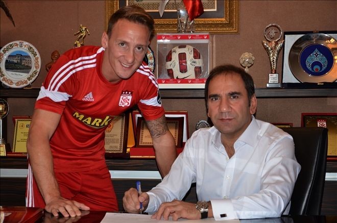Yeni Transferlerimiz Resmi Sözleşmeyi İmzaladı