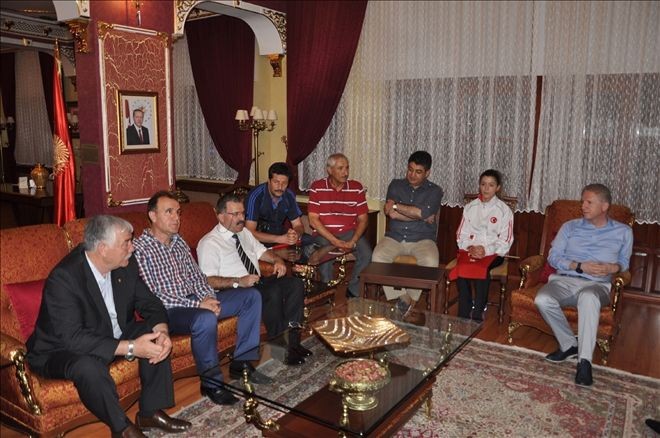 Spor Camiasından Vali Davut Gül´e Ziyaret