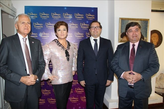 Sanat Güneşi Zeki Müren 20. Ölüm Yıldönümünde Bodrum´da Anılıyor?
