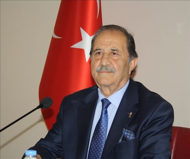 ÖĞRETMENLER KUTSAL MESLEĞİ İCRA EDİYOR  
