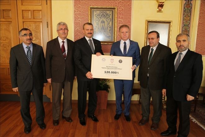 Müftülükten Burs Kampanyasına 120 Bin Liralık Destek